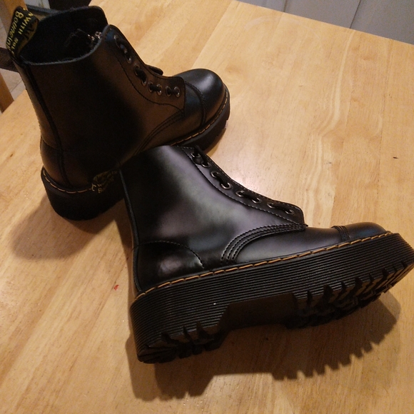 Boots - Picture 2 of 3